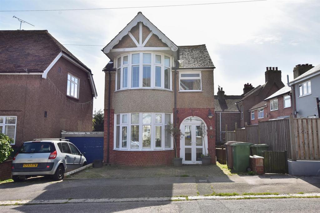 Berlin Road, Hastings 3 bed detached house for sale £300,000