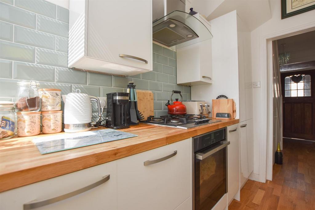 Kitchen/entrance hall