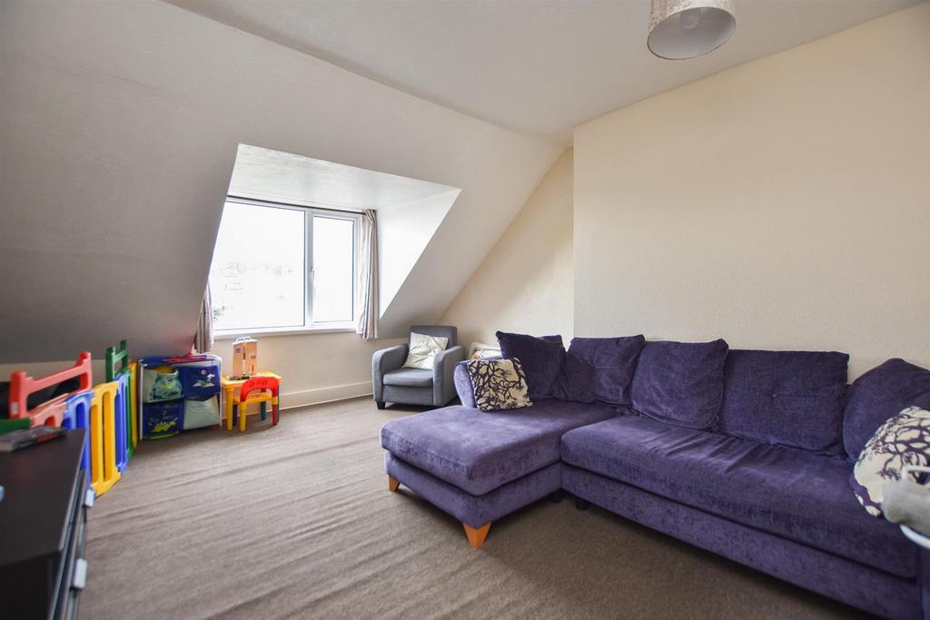 Chapel Park Road, St. LeonardsOnSea 2 bed flat for sale £125,000