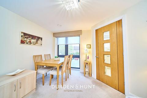 1 bedroom apartment for sale, Poets Place, Loughton, IG10