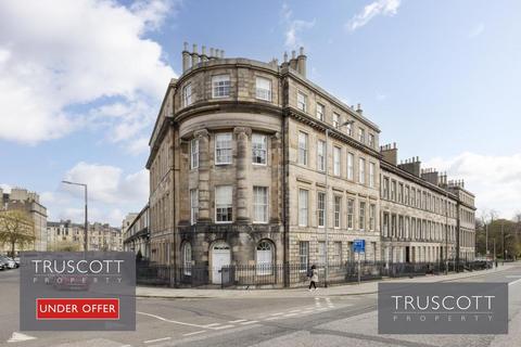 12b Leopold Place, EH7 5LB