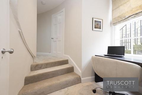 12b Leopold Place, EH7 5LB