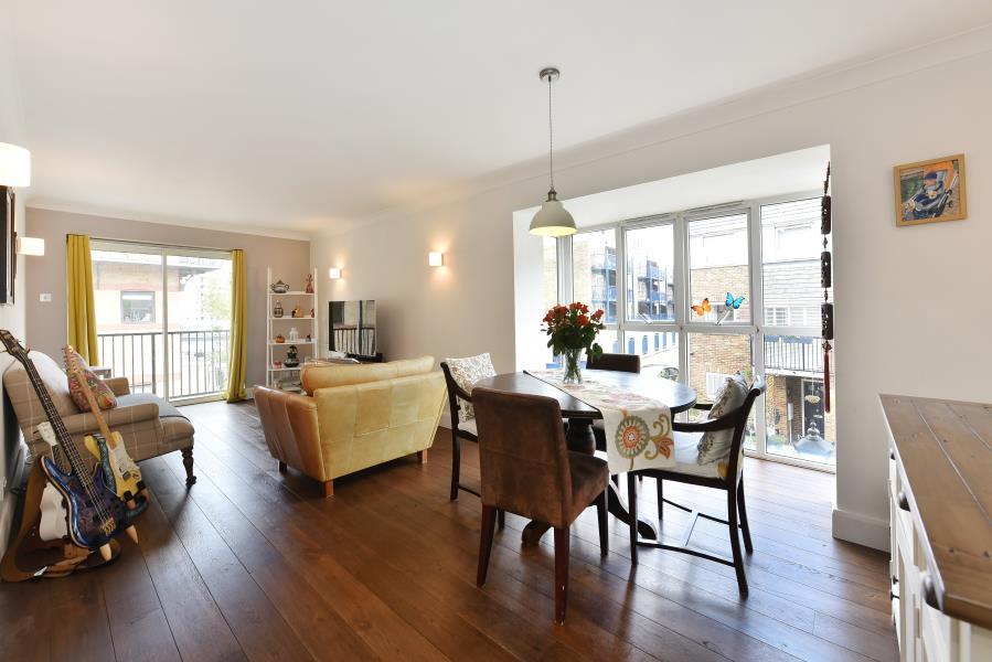 Lockview Court Narrow Street Limehouse 3 bed apartment £800,000