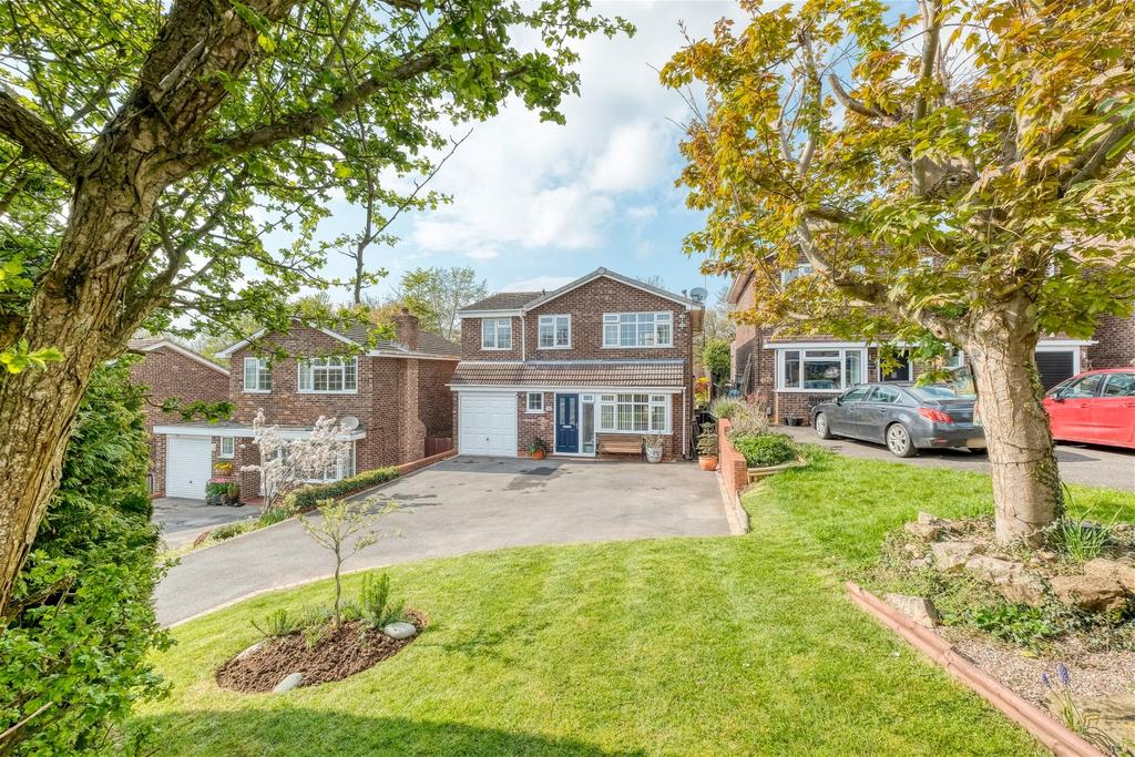 Yvonne Road, Crabbs Cross, Redditch B97 5HP 4 bed detached house for sale £435,000