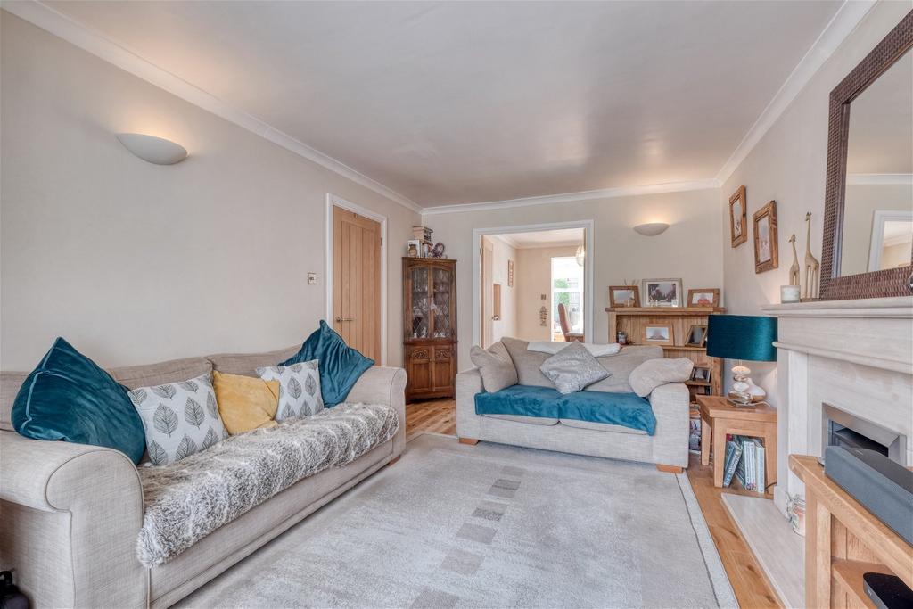 Yvonne Road, Crabbs Cross, Redditch B97 5HP 4 bed detached house for