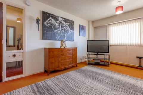 2 bedroom flat for sale - 110 Thistle Court, Rose Place