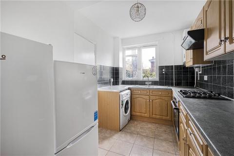 3 bedroom maisonette to rent, Lytham Street, London, SE17
