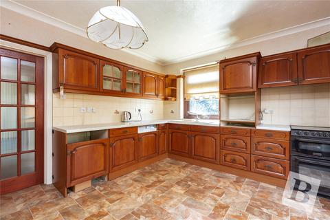 2 Tudor Gardens, Upminster, RM14 3DE