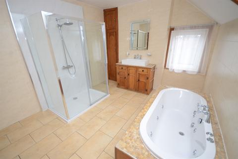 130 Beach Road, South Shields, NE33 2NE