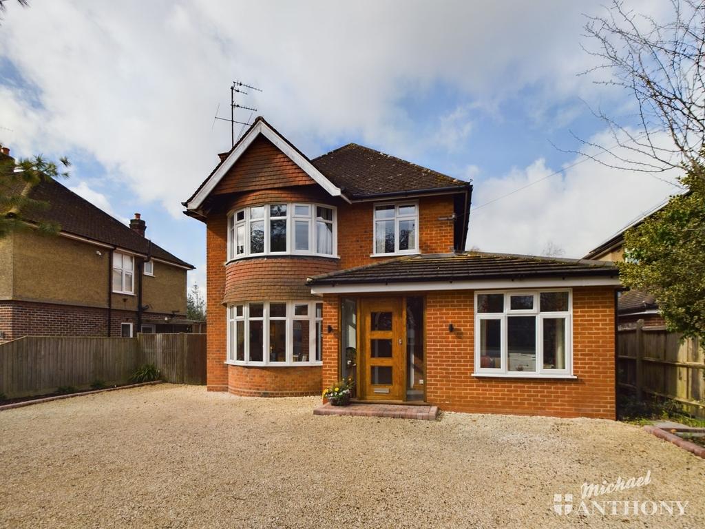 Wendover Road, Aylesbury 5 bed detached house £850,000