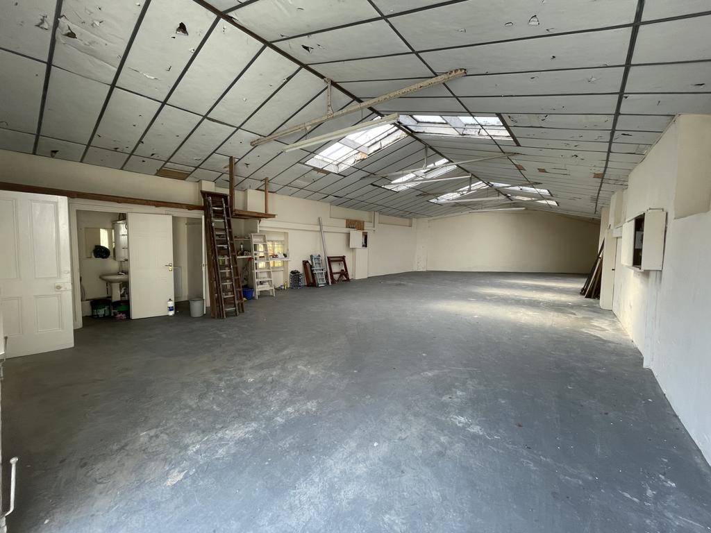 Victoria Road, Barnstaple, EX32 Property £800 pcm (£185 pw)