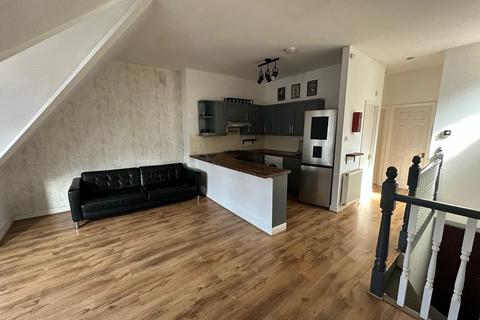 2 bedroom flat to rent, Grove Road, Eastbourne BN21