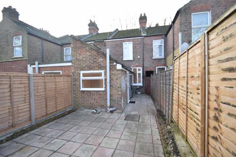 2 bedroom terraced house to rent - Maple Road East, Luton, Bedfordshire, LU4 8BG