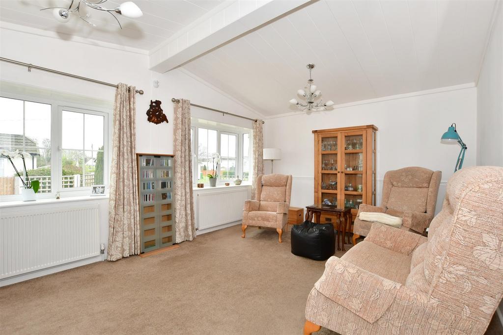 Broadway Park, Petersfield, Hampshire 2 bed park home for sale £235,000