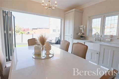65 Carlton Road, Gidea Park, Romford, RM2 5AT