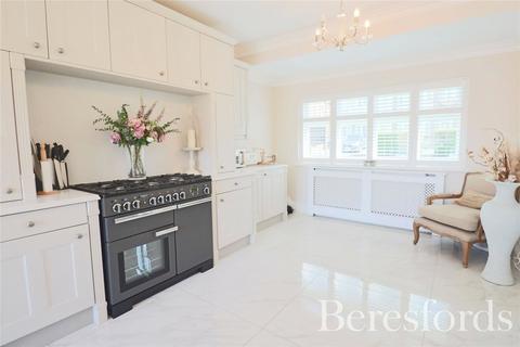 65 Carlton Road, Gidea Park, Romford, RM2 5AT