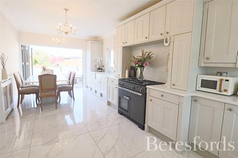65 Carlton Road, Gidea Park, Romford, RM2 5AT