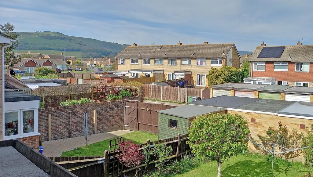Seven Sisters Road, Eastbourne BN22 3 bed terraced house for sale £