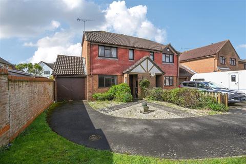4 Boship Close, Eastbourne, BN23 8JB