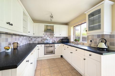 4 Boship Close, Eastbourne, BN23 8JB