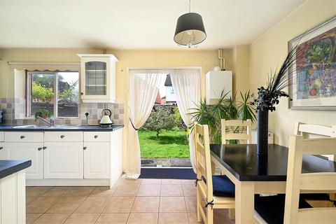4 Boship Close, Eastbourne, BN23 8JB