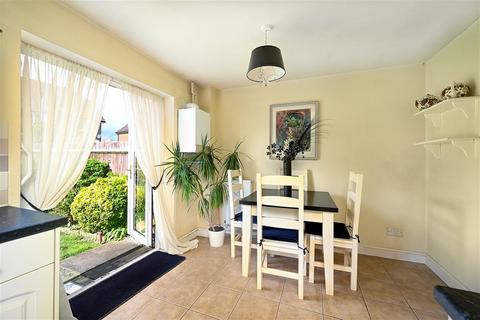 4 Boship Close, Eastbourne, BN23 8JB