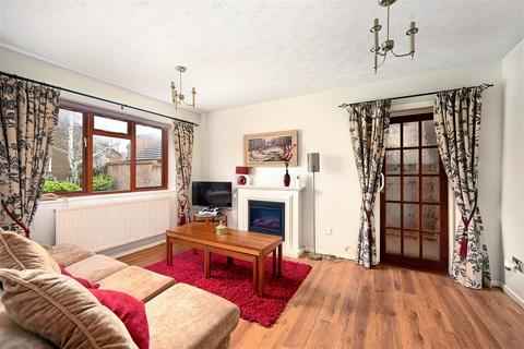 4 Boship Close, Eastbourne, BN23 8JB