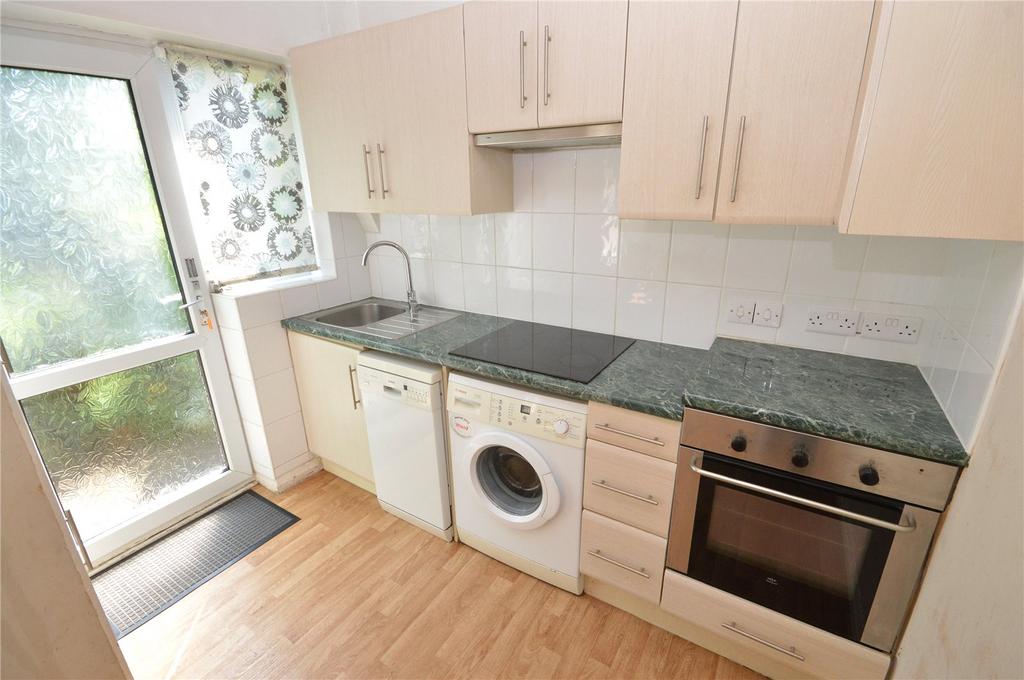 Green Lane, Cookridge, Leeds, West Yorkshire 3 bed semidetached house