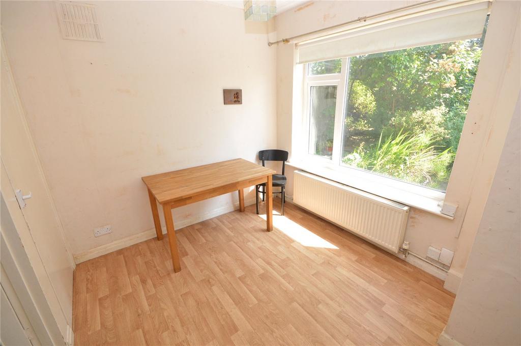 Green Lane, Cookridge, Leeds, West Yorkshire 3 bed semidetached house