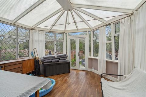 27 Palmer Avenue, Bushey, WD23 3NB
