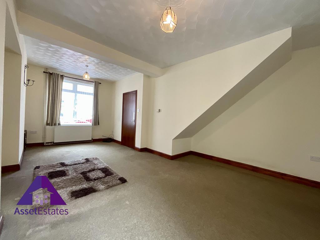 Arail Street, Six Bells, Abertillery, NP13 2NQ 2 bed terraced house for
