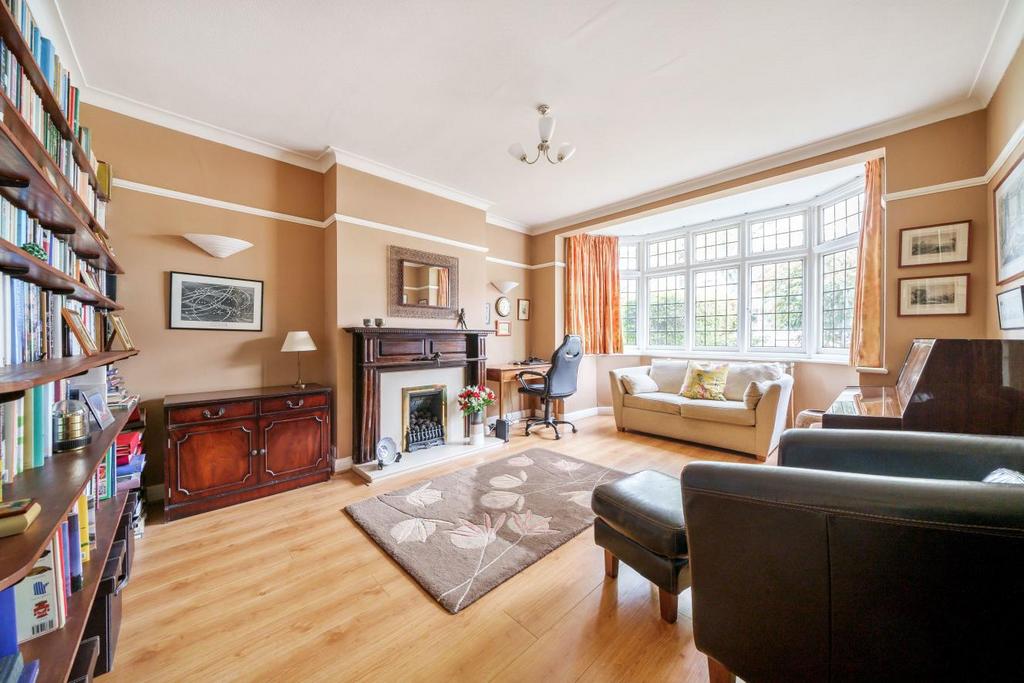 The Chase, Bromley 4 bed semidetached house £900,000