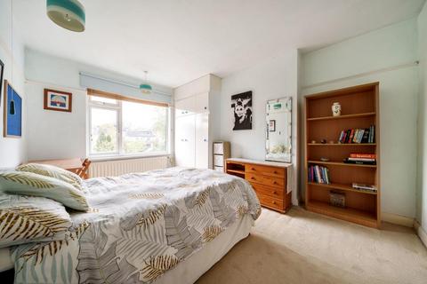 32 The Chase, Bromley, BR1 3DF
