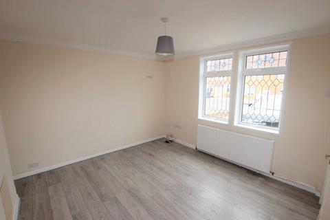 2 bedroom house to rent, Tine Road, Chigwell Row