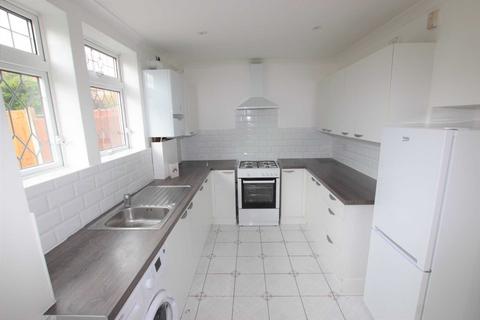 2 bedroom house to rent, Tine Road, Chigwell Row