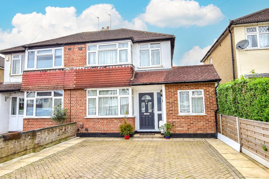 Barton Way, Croxley Green 4 bed semidetached house £675,000