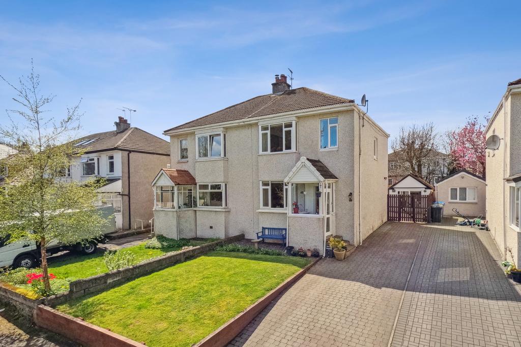 Glasgow Road, Waterfoot, East Renfrewshire., G76 0ER 3 bed semi