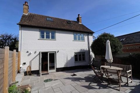 1 Back Lane, Aldbourne, Marlborough, SN8 2BP