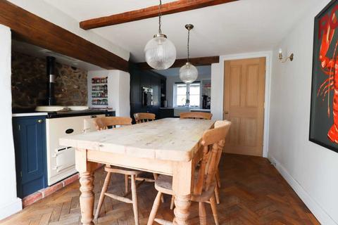 1 Back Lane, Aldbourne, Marlborough, SN8 2BP