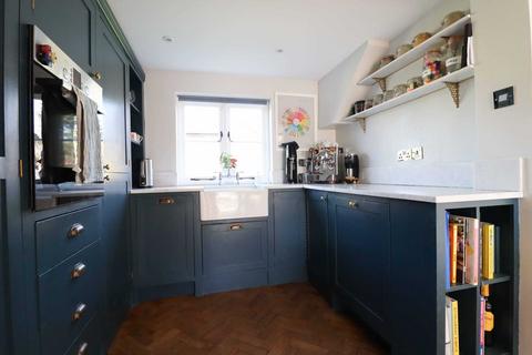 1 Back Lane, Aldbourne, Marlborough, SN8 2BP