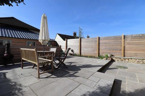 1 Back Lane, Aldbourne, Marlborough, SN8 2BP