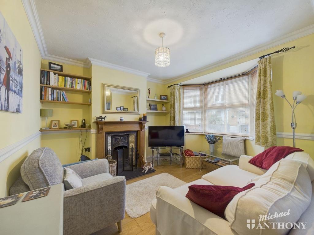 Chiltern Street, Aylesbury... 2 bed property £290,000