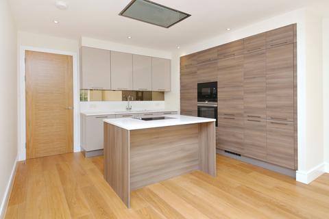 2 bedroom apartment to rent, Beechcroft Avenue, Golders Green  NW11