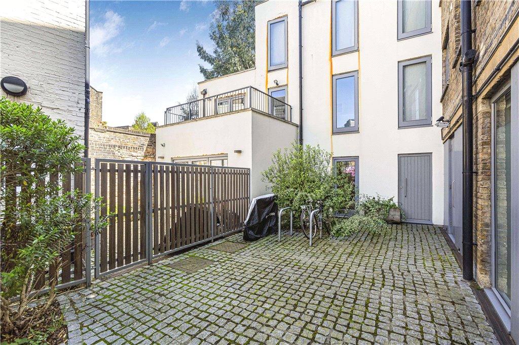 Dalston Lane, London, E8 3 bed for sale £650,000