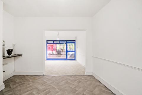 3 bedroom apartment for sale - Herbert Road, London, Greater London, SE18 3SH