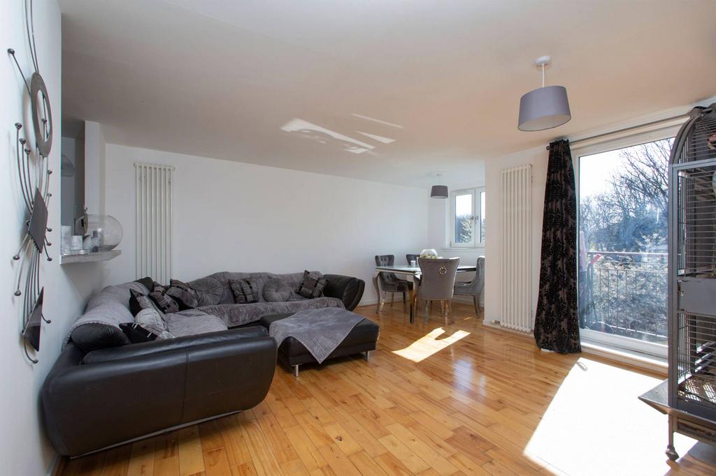 8/7 East Pilton Farm Crescent, Edinburgh, EH5 2GH 2 bed flat for sale