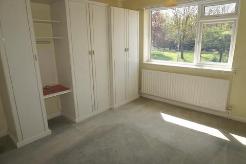 164 Garrison Lane, Chessington, KT9 2JP
