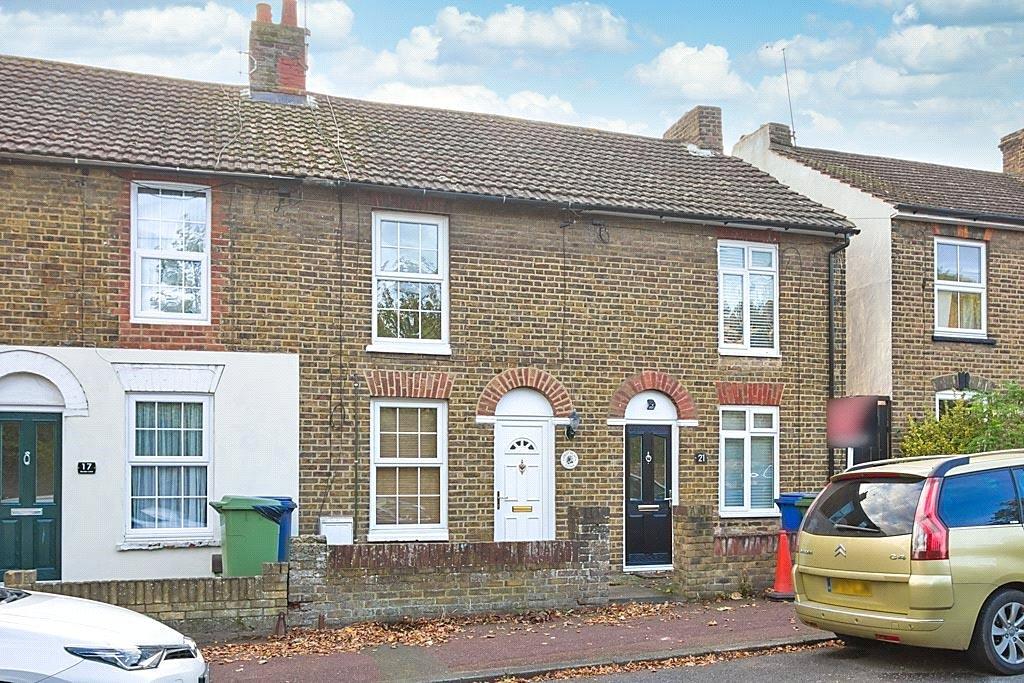 Borden Lane, Sittingbourne, Kent, ME10 2 bed terraced house for sale