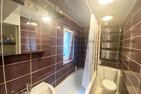 98 Bamburgh Close, Washington, NE38 0HR