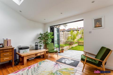 3 bedroom semi-detached house to rent, Mackie Avenue, Brighton and Hove, BN1